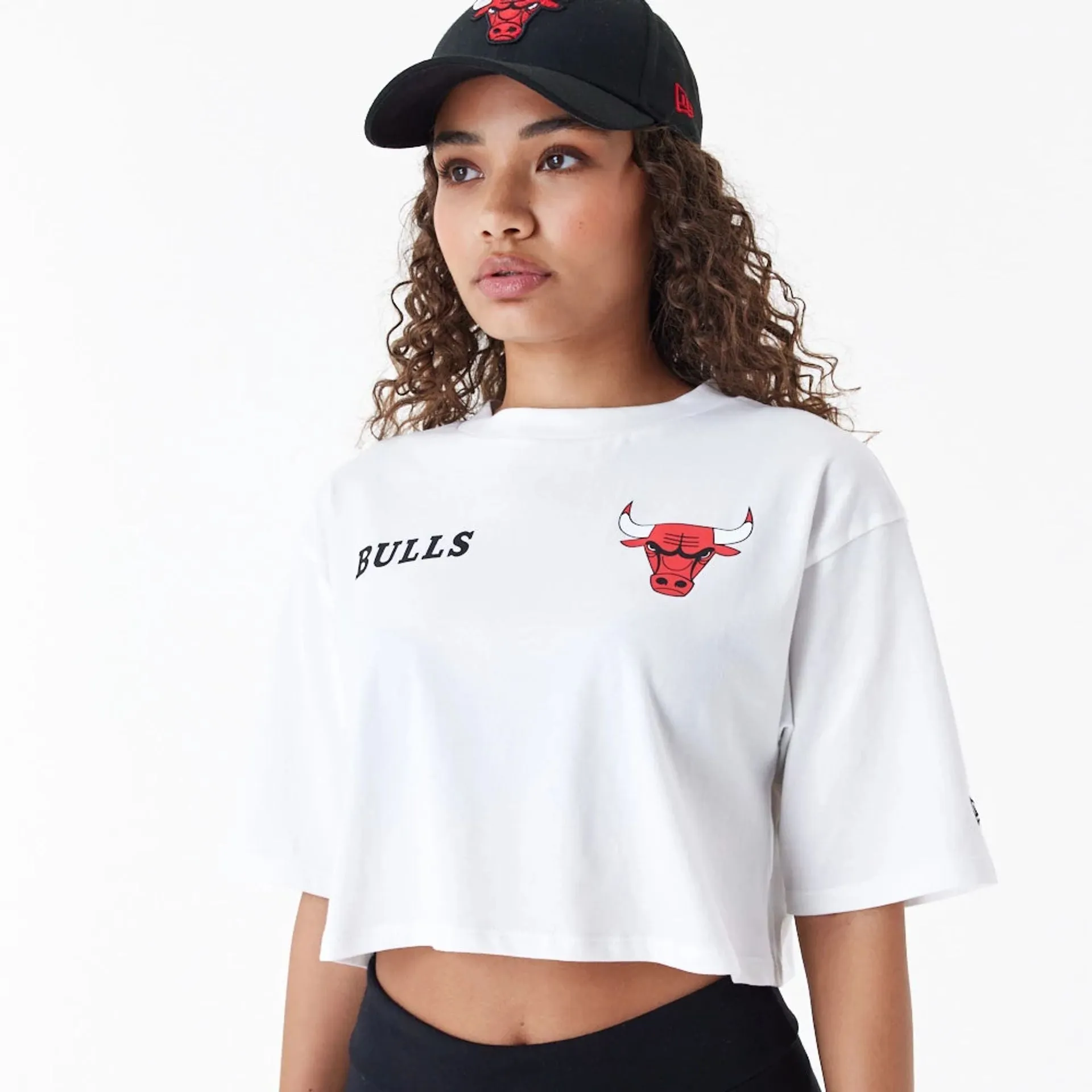Chicago Bulls Womens NBA Team Logo White Crop T-Shirt
