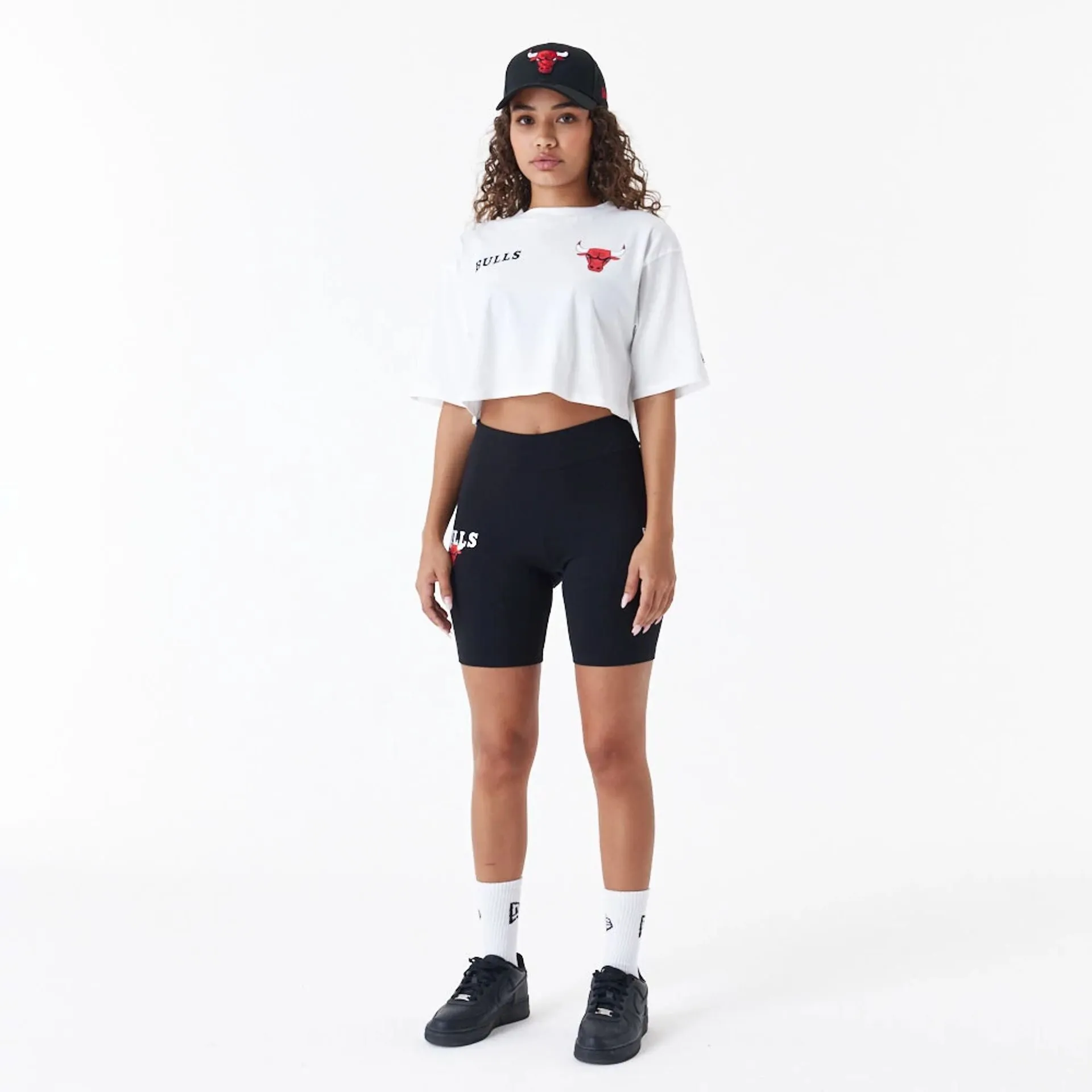 Chicago Bulls Womens NBA Team Logo White Crop T-Shirt