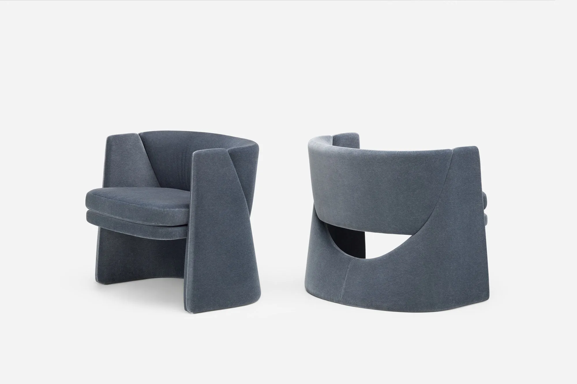CURSA LOUNGE CHAIR