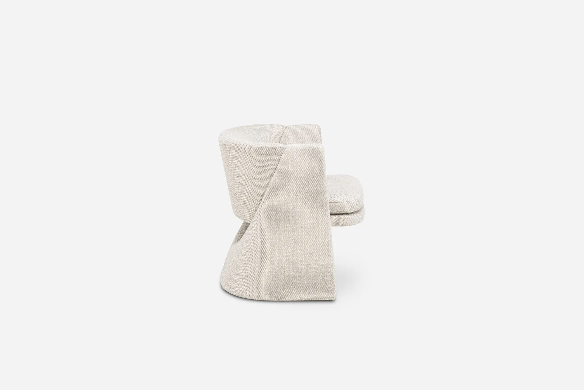 CURSA LOUNGE CHAIR