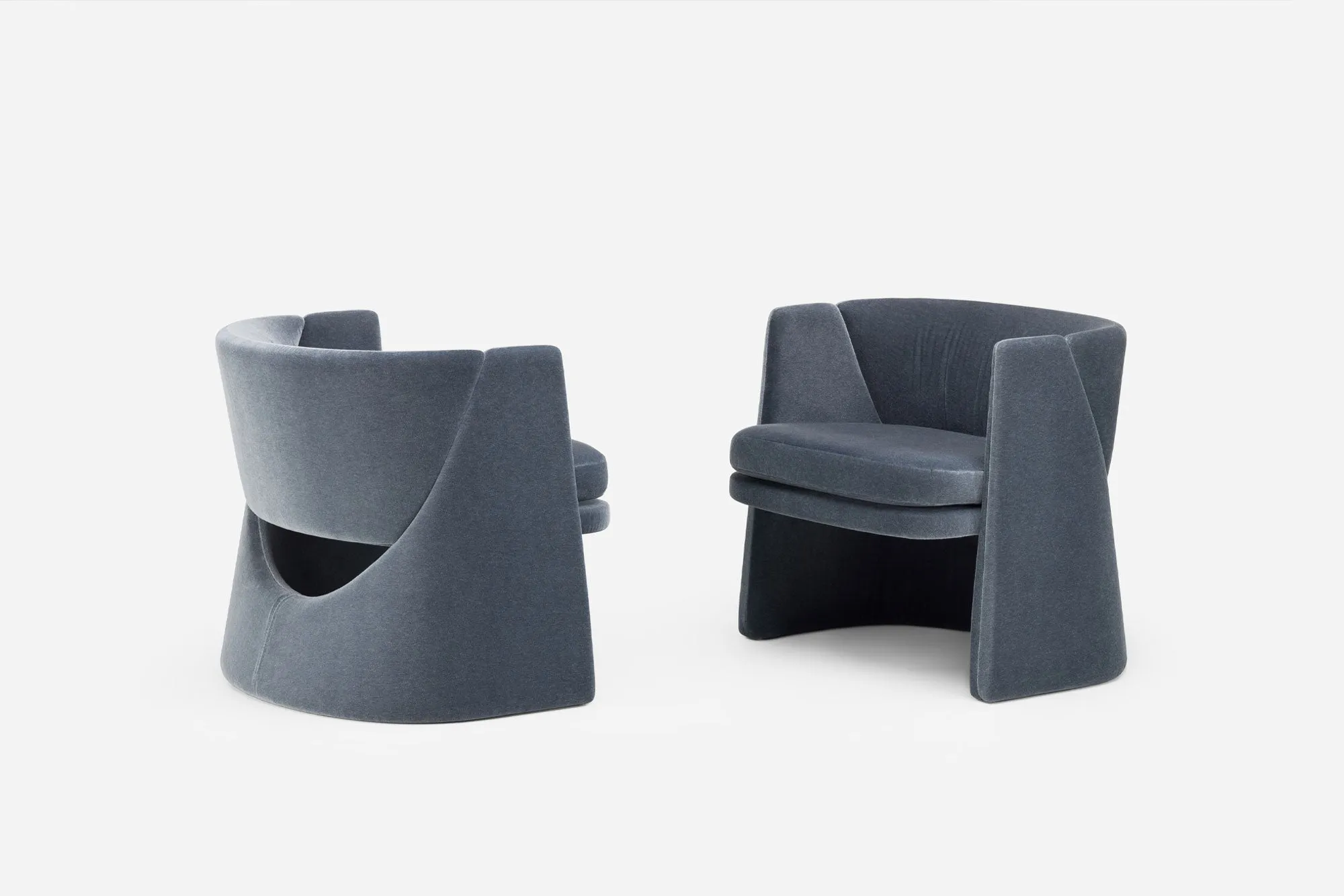 CURSA LOUNGE CHAIR