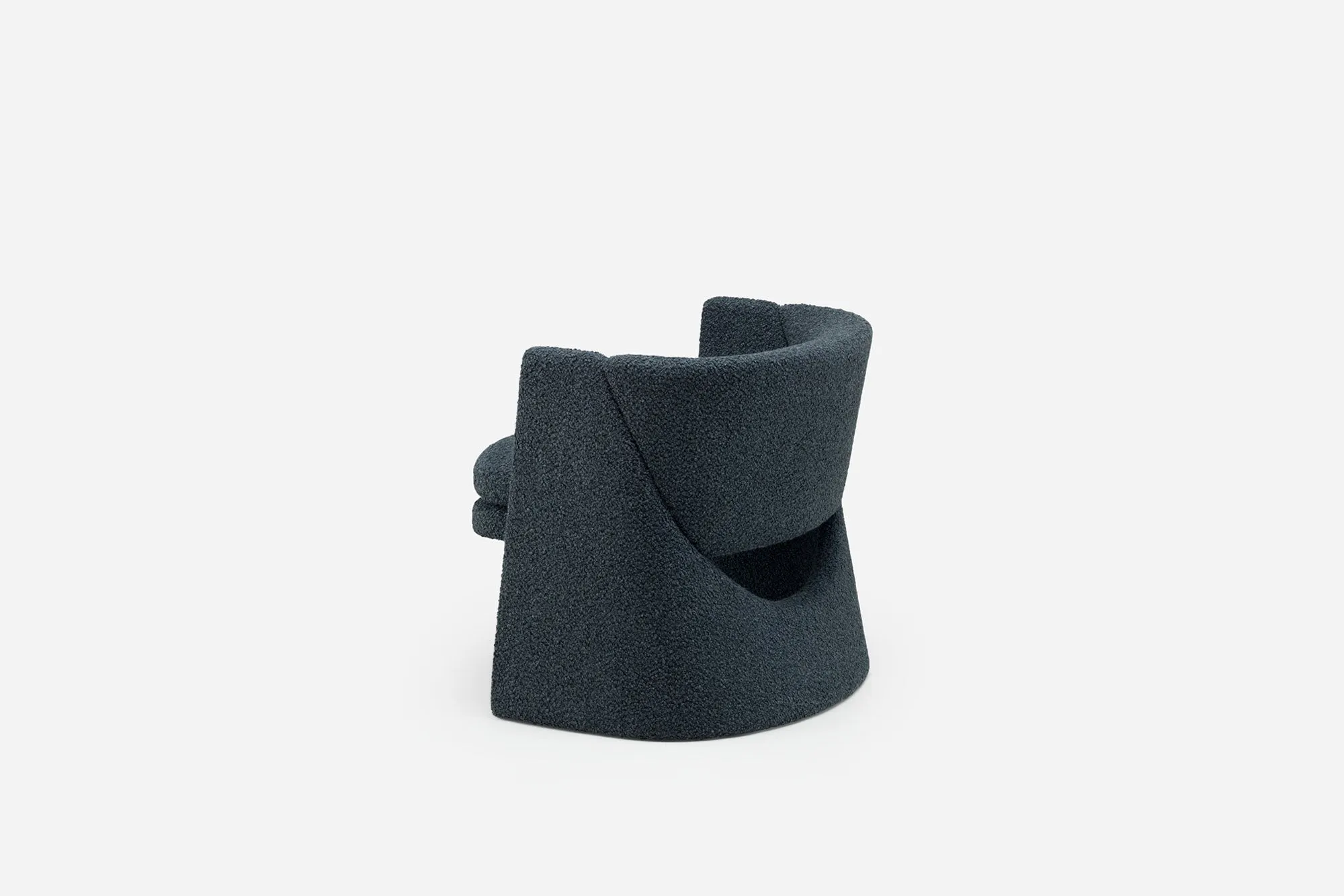 CURSA LOUNGE CHAIR