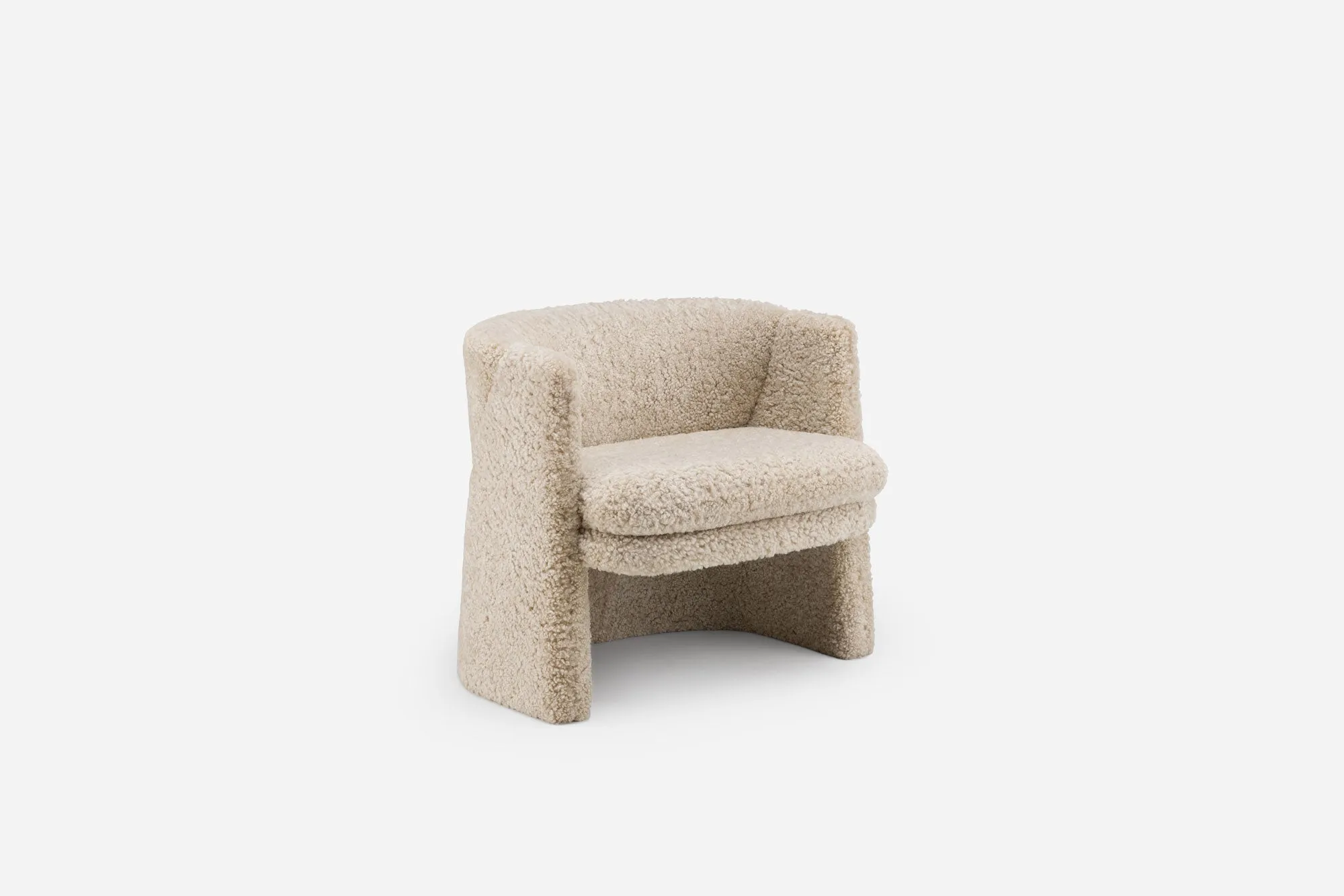 CURSA LOUNGE CHAIR