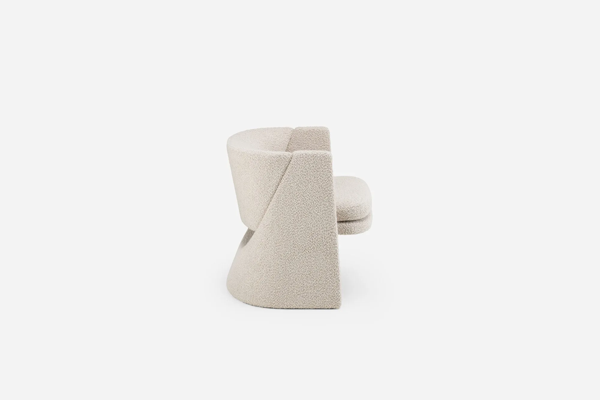 CURSA LOUNGE CHAIR