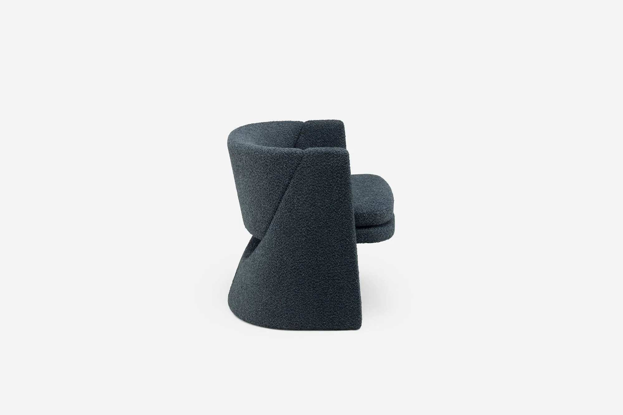 CURSA LOUNGE CHAIR