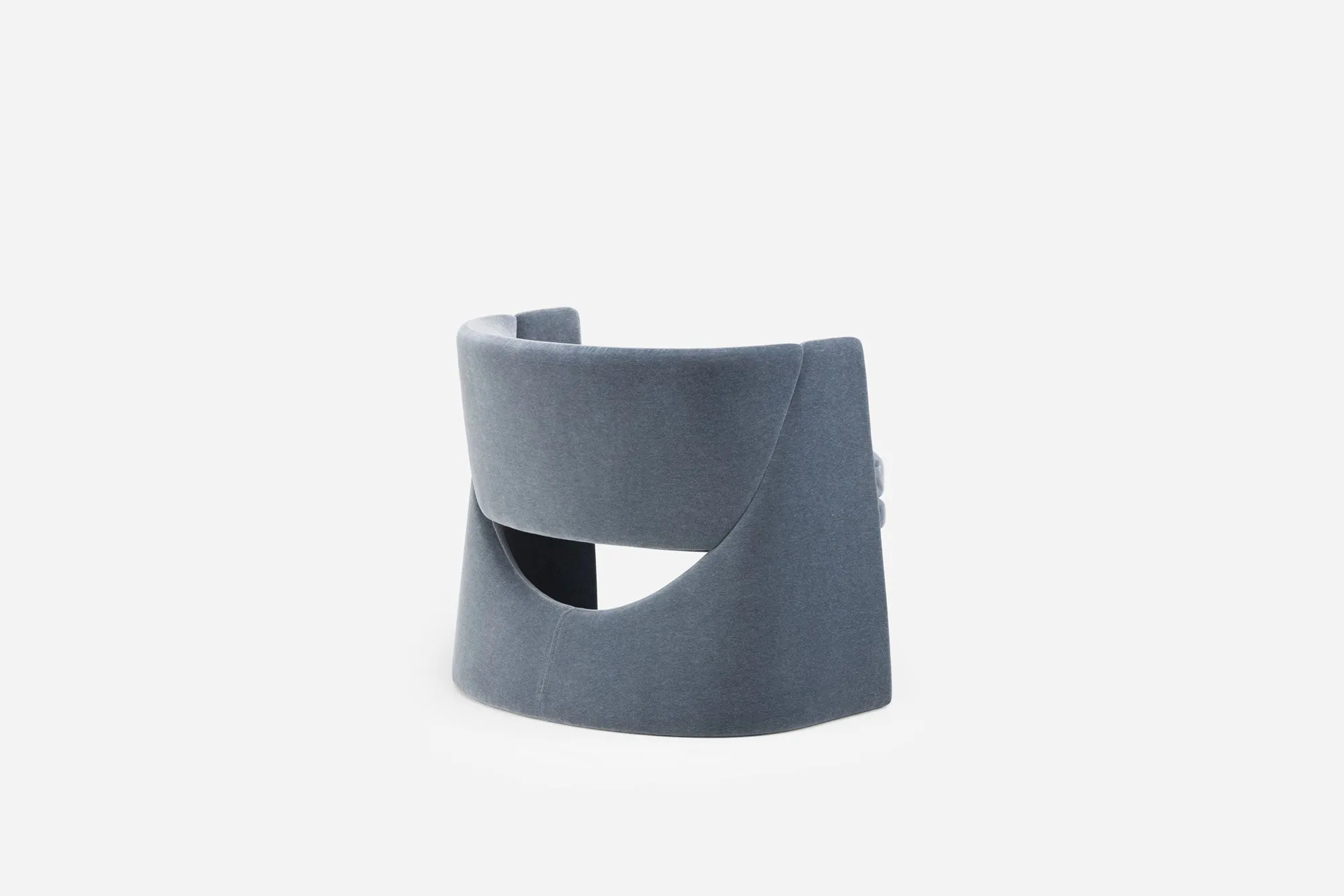 CURSA LOUNGE CHAIR