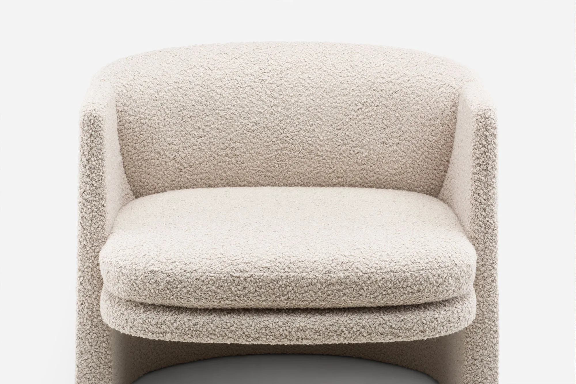 CURSA LOUNGE CHAIR