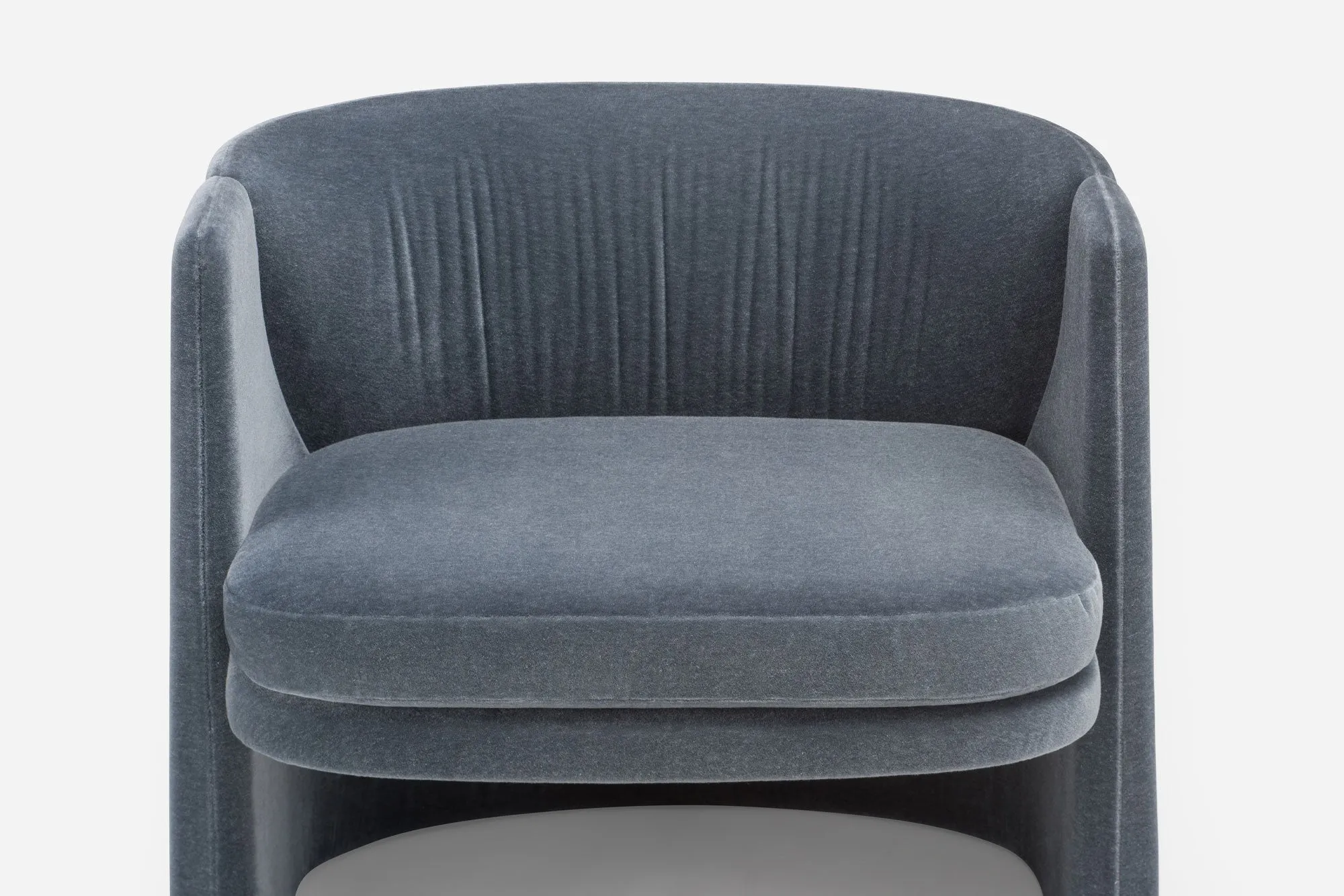 CURSA LOUNGE CHAIR