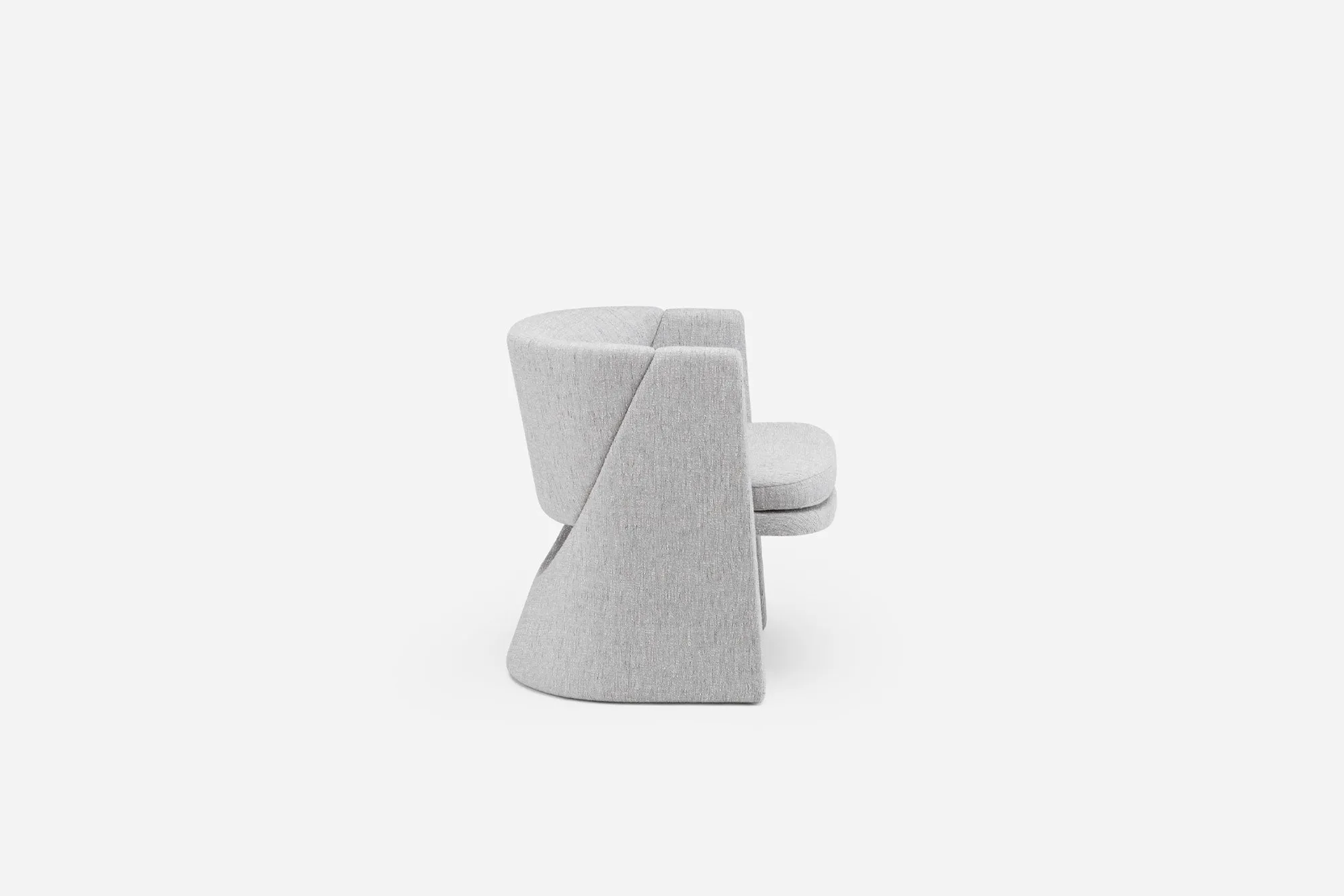 CURSA LOUNGE CHAIR