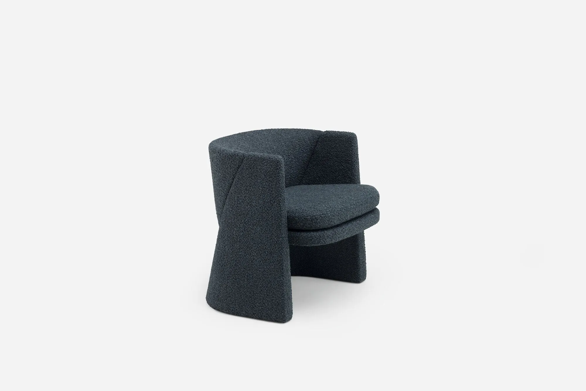 CURSA LOUNGE CHAIR