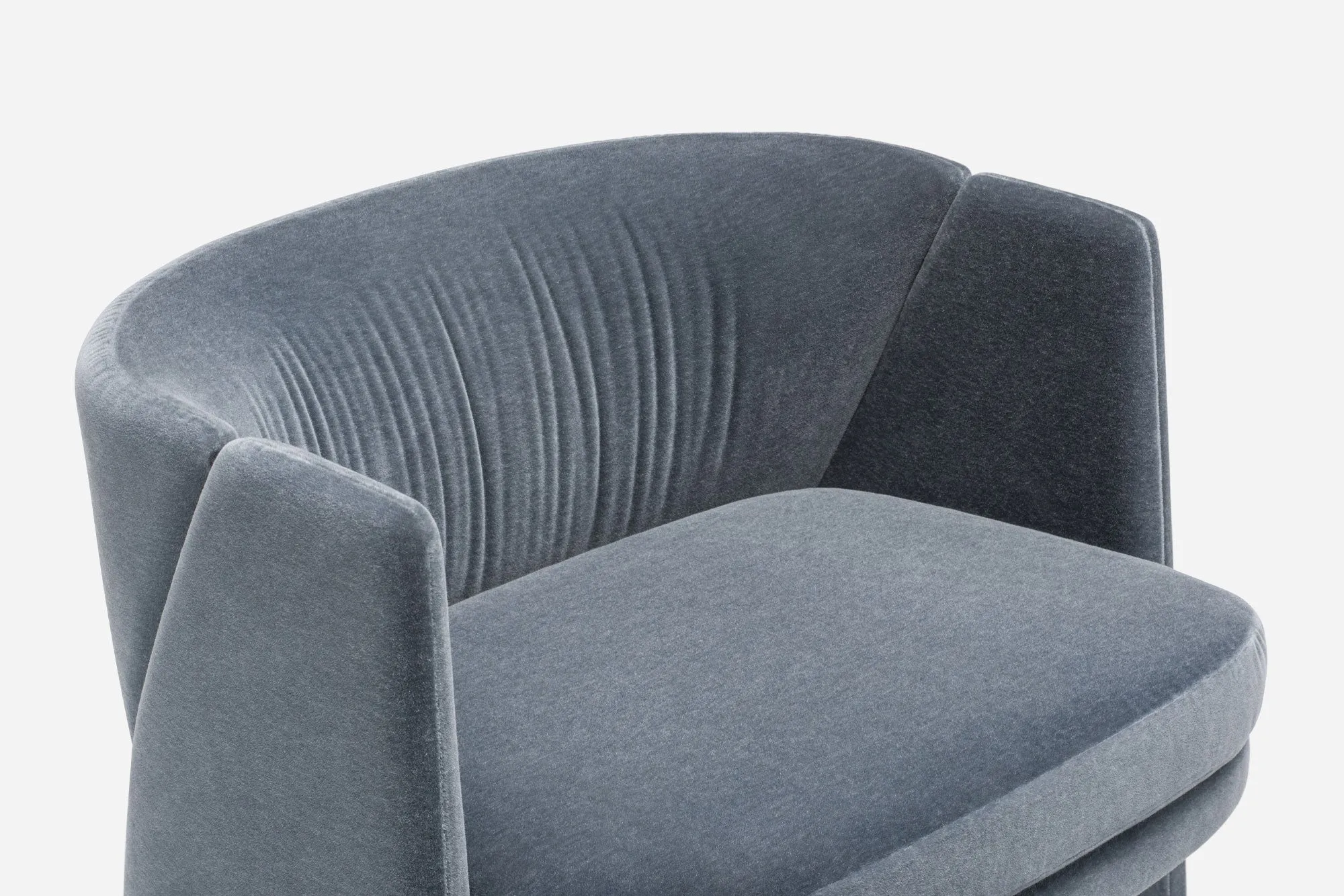 CURSA LOUNGE CHAIR