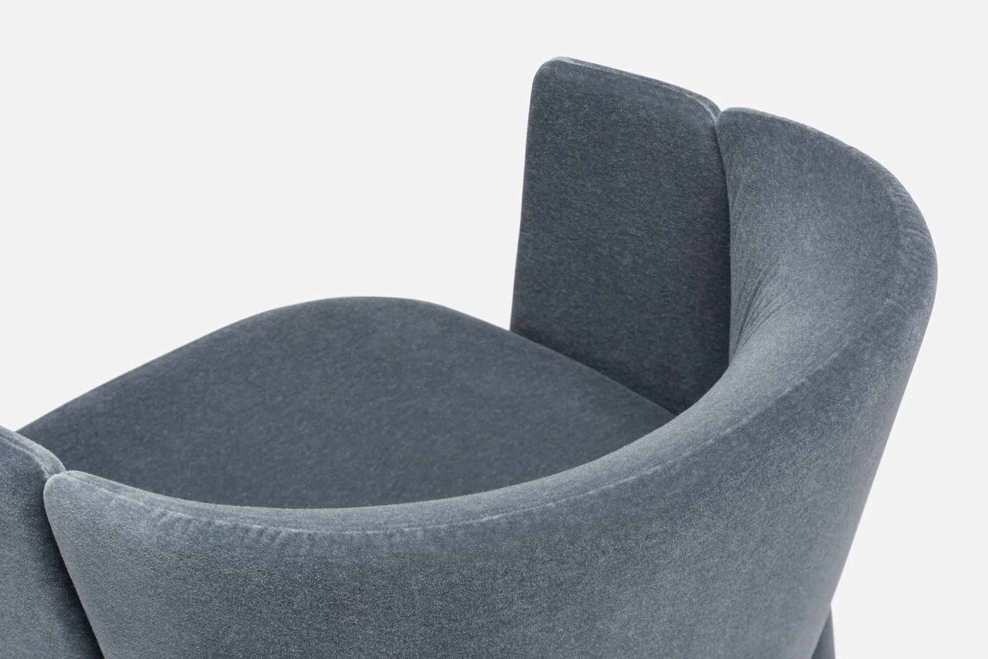 CURSA LOUNGE CHAIR